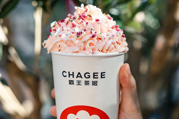 探索霸王茶姬加盟的低风险高收益模式，助您快速步入创业成功之路